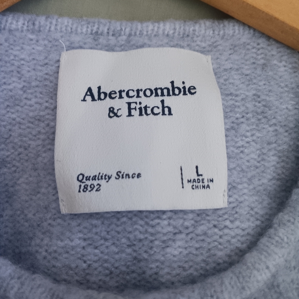Abercrombie & Fitch Light Gray Button-Front Cardigan - Picture 10 of 10
